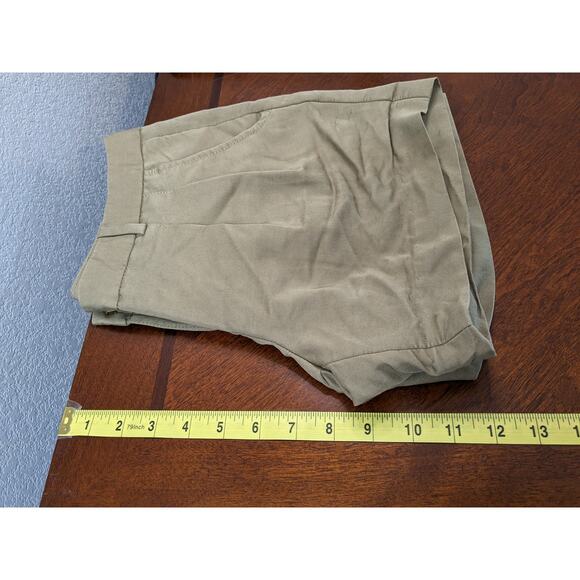 Tommy Hilfiger Chino Shorts 2 Khaki Pleated Classic Casual Golf Beige Everyday - Picture 7 of 10